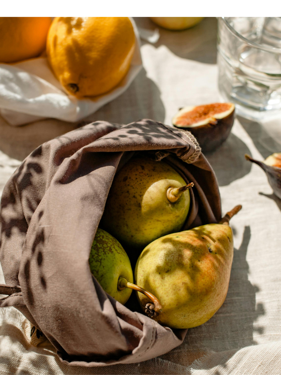 Brandied Pear Soy Candle: Spiced Pear, Brandy, Honey